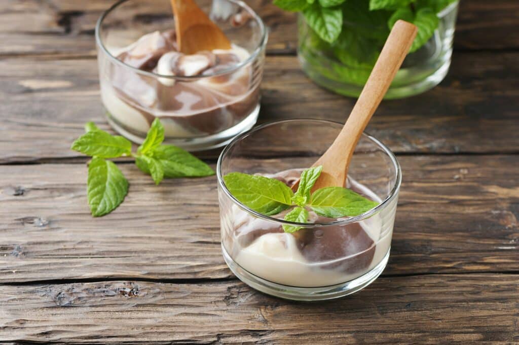 Mousse with cream and chocolate