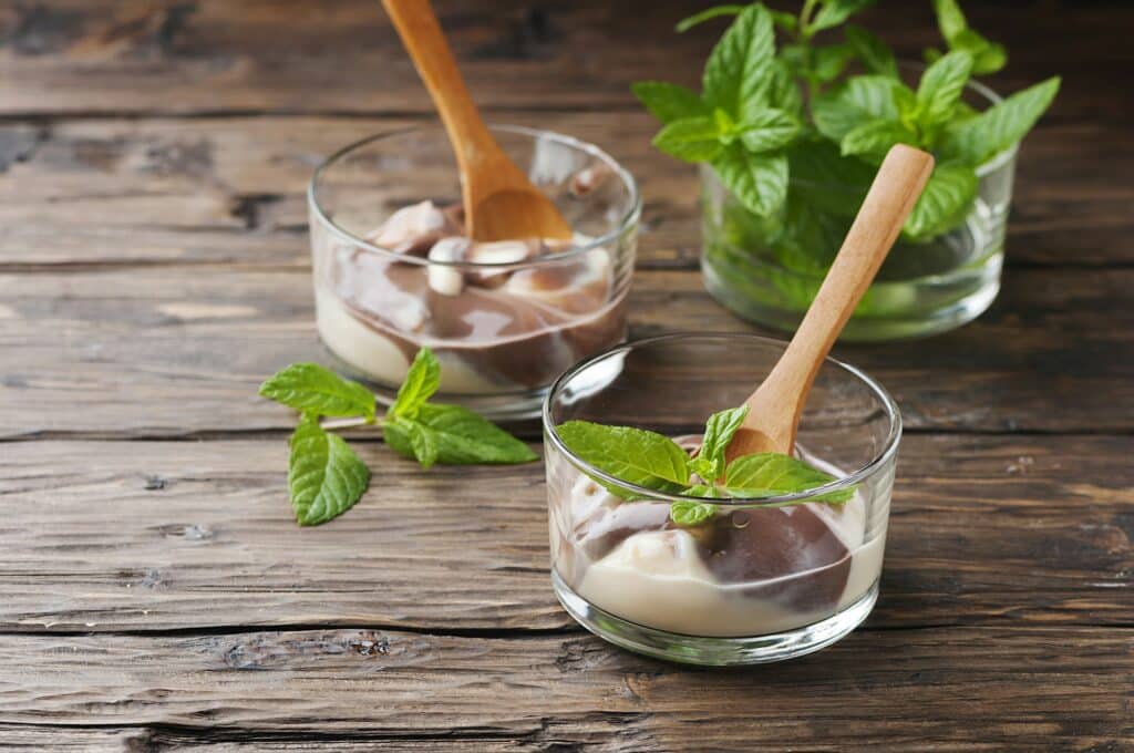 Mousse with cream and chocolate